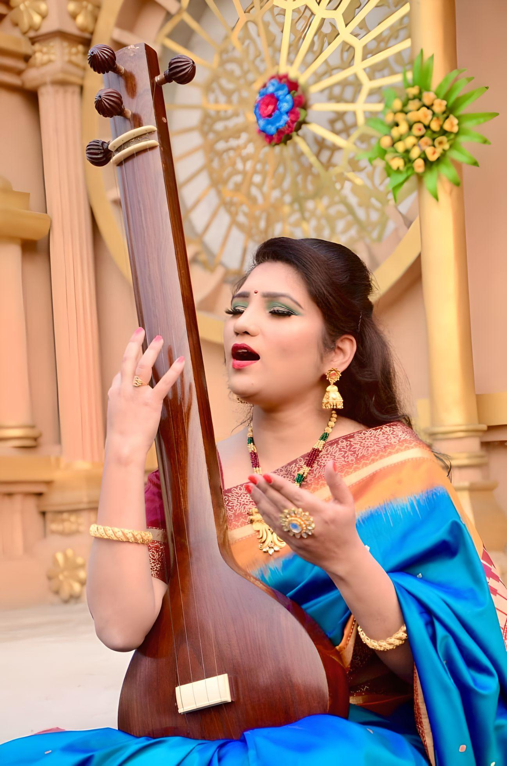 Tripti Sharma performing